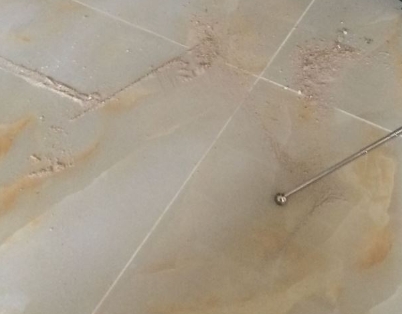 铁力瓷砖空鼓维修公司分享粘合剂选择不当在瓷砖铺贴过程中可能导致以下问题